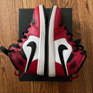 Kids Jordan 1 Mid (PS) - Size 11C